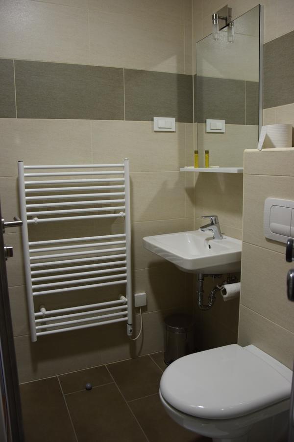 Daka Prenocisce Motel Velika Vas pri Krskem Exterior photo