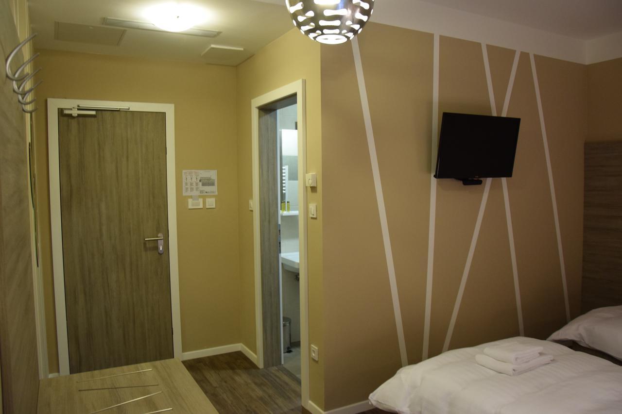 Daka Prenocisce Motel Velika Vas pri Krskem Exterior photo